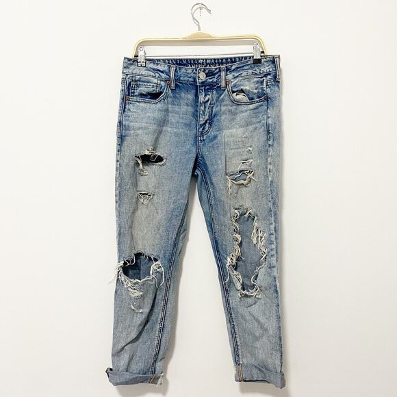 American Eagle Distressed Tomgirl Jeans Size 8 - Picture 1 of 6